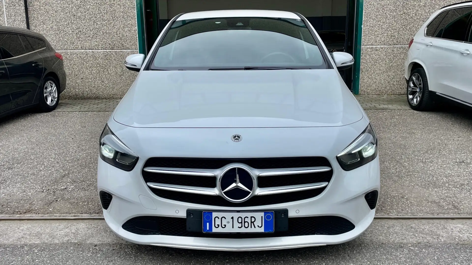 Mercedes-Benz B 180 B 180 d Executive Extra PELLE V.COCKPIT LED Blanc - 2