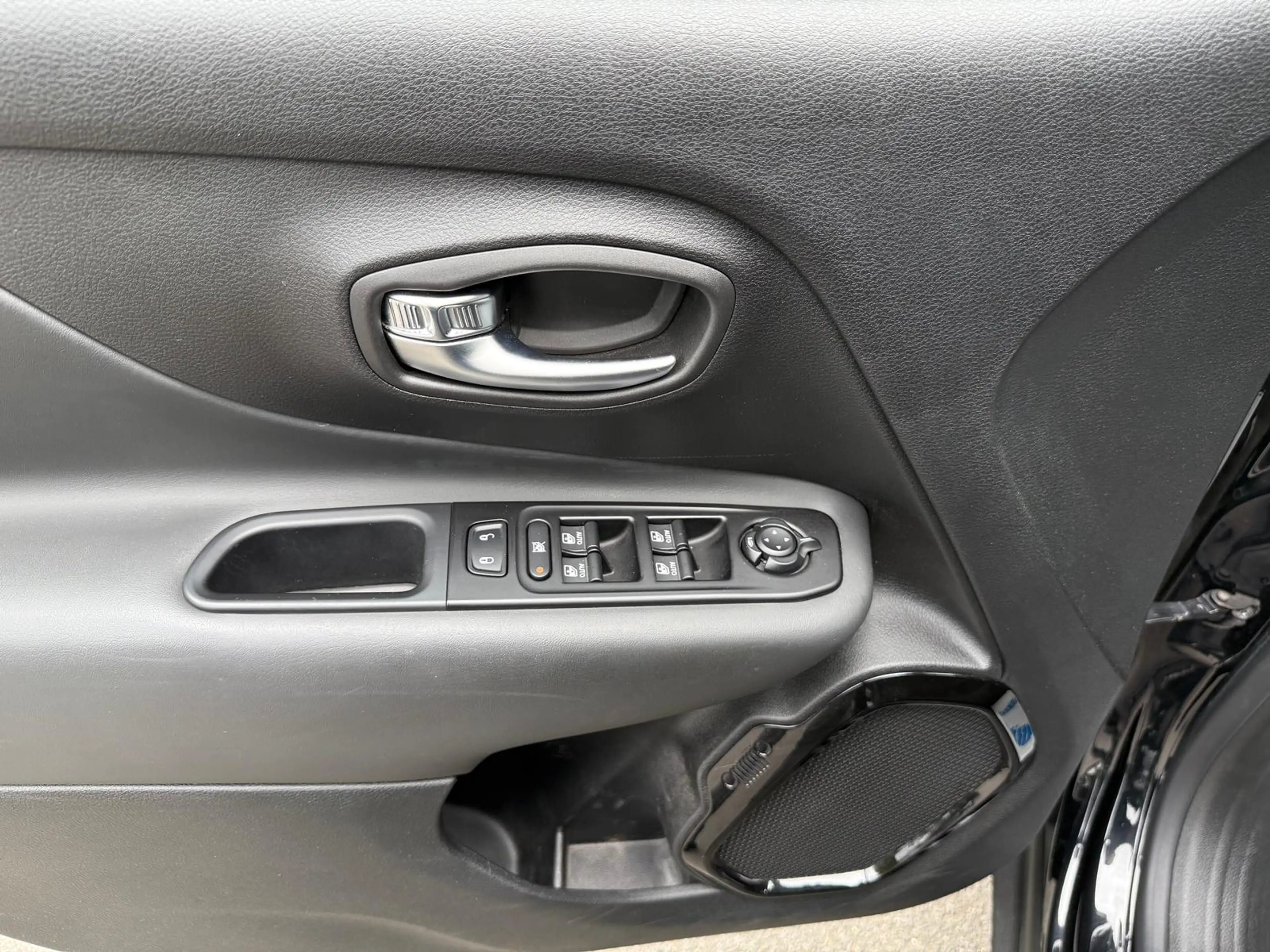 Jeep Renegade 1.3 Limited*SHZ*Navi*RFK*Automatik*LED — photo 8