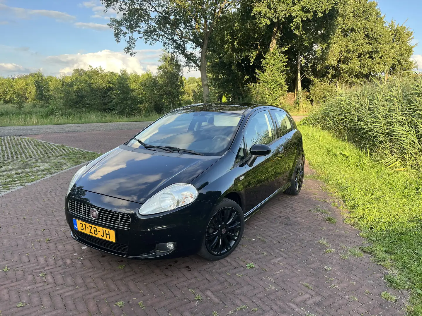 Fiat Punto 1.4-16V Sport Zwart - 1