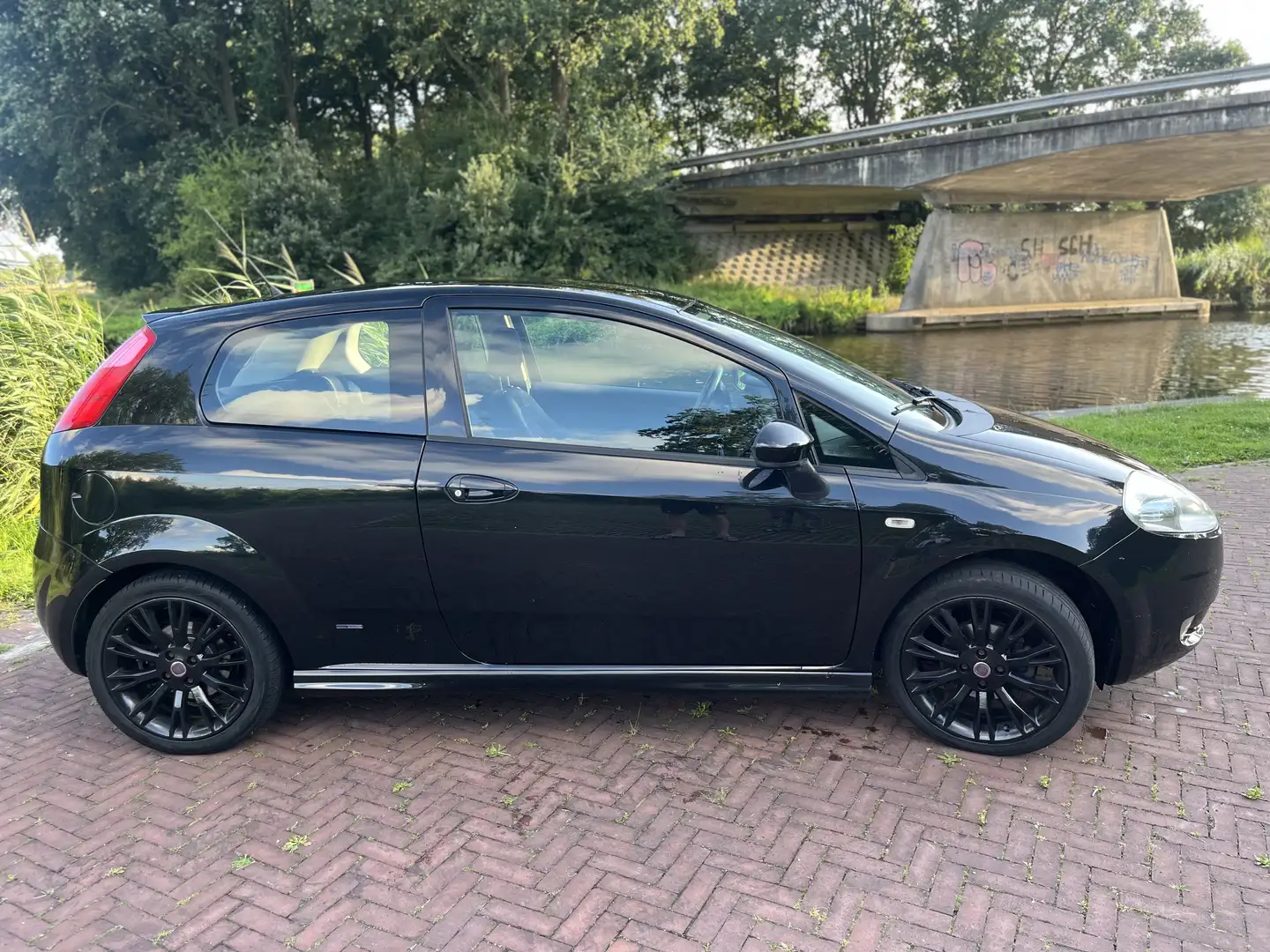 Fiat Punto 1.4-16V Sport Zwart - 2