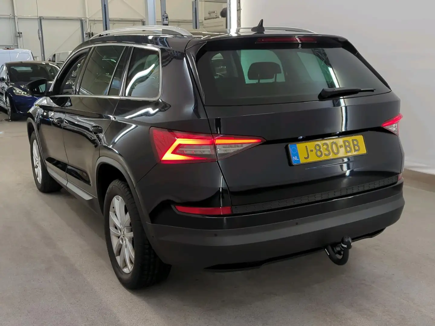 Skoda Kodiaq 1.5 TSI 150pk Automaat Business Edition Plus | 5P Zwart - 2