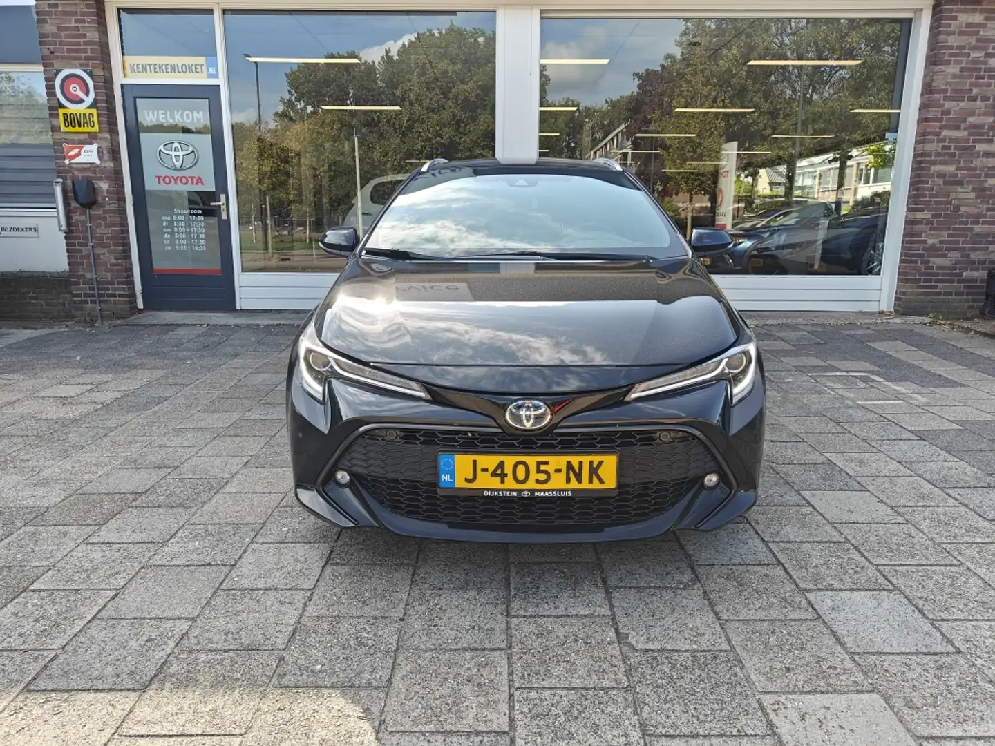 Toyota Corolla TS 1.8 Hybrid Bns Plus Zwart - 2