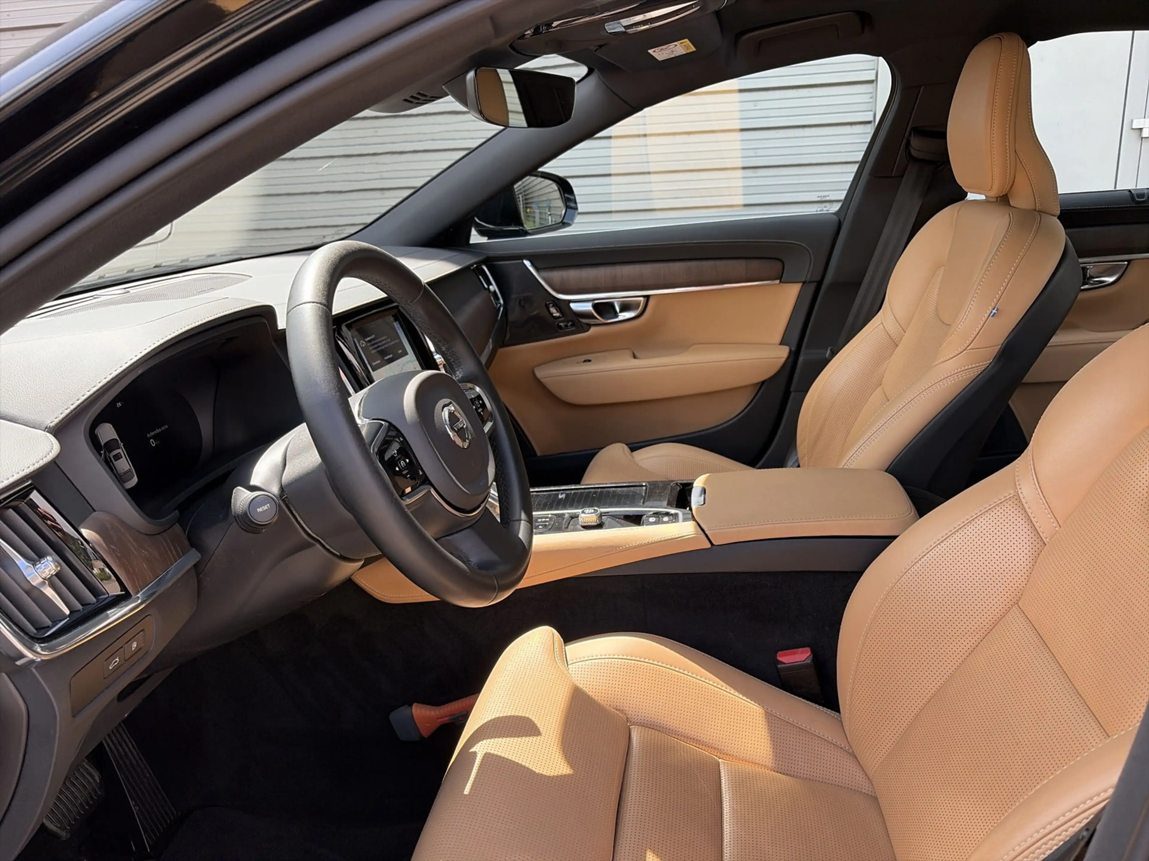 Volvo S90 T8 Long Range AWD Ultimate Bright / Massage / 360 — photo 10