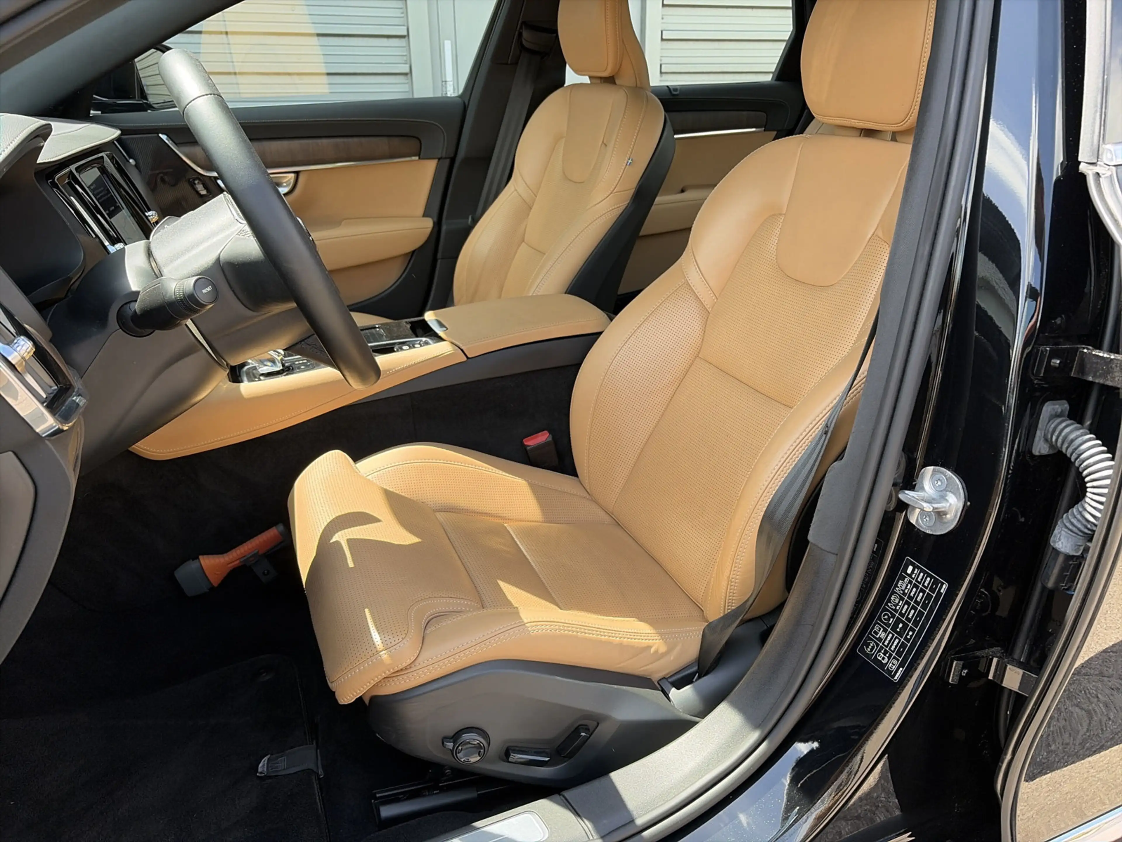 Volvo S90 T8 Long Range AWD Ultimate Bright / Massage / 360 — photo 9