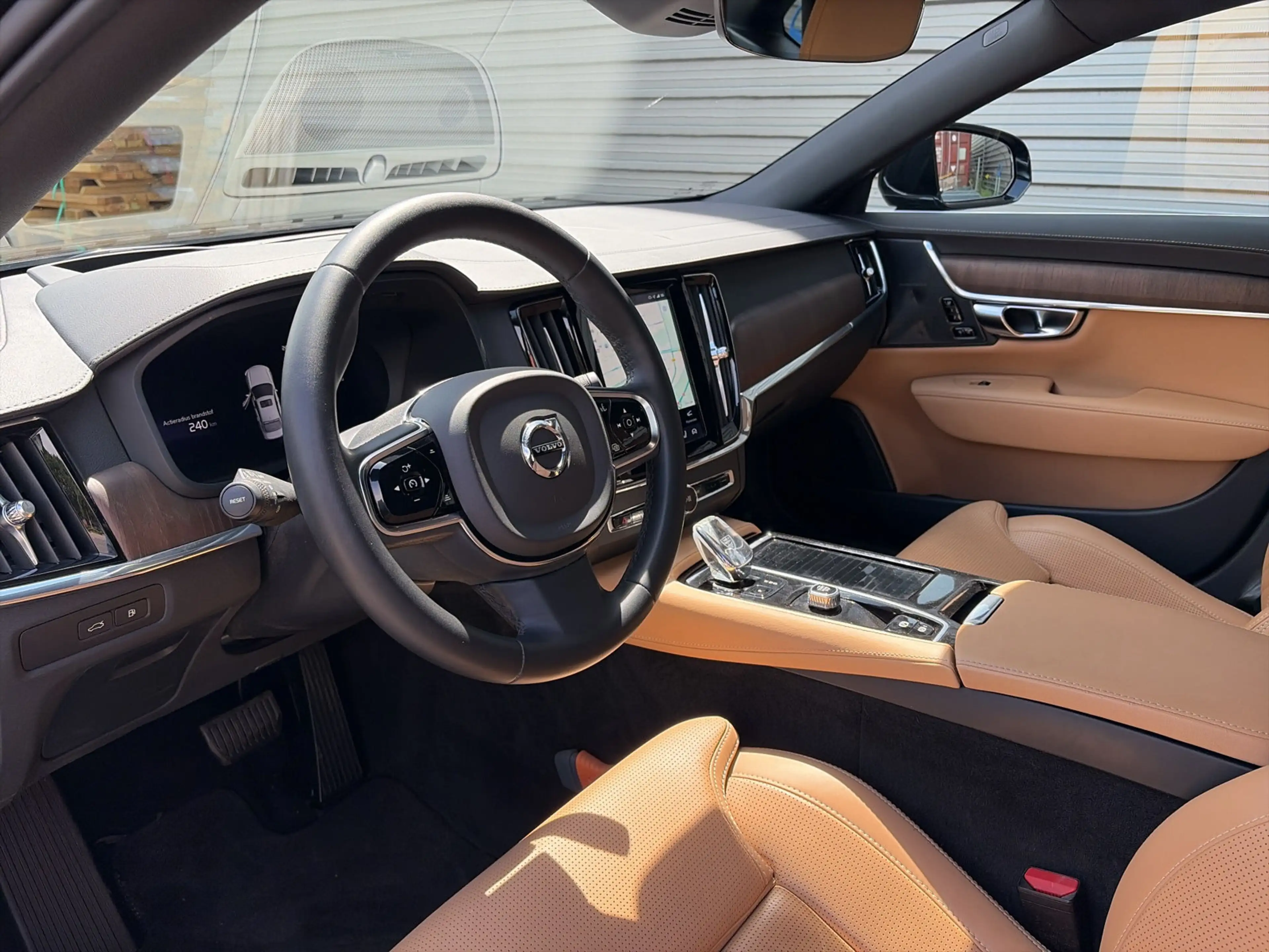 Volvo S90 T8 Long Range AWD Ultimate Bright / Massage / 360 — photo 11