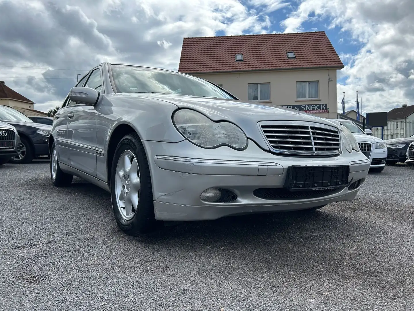 Mercedes-Benz C 200 KOMRESSOR ELEGANCE SHZ + KLIMA Plateado - 1