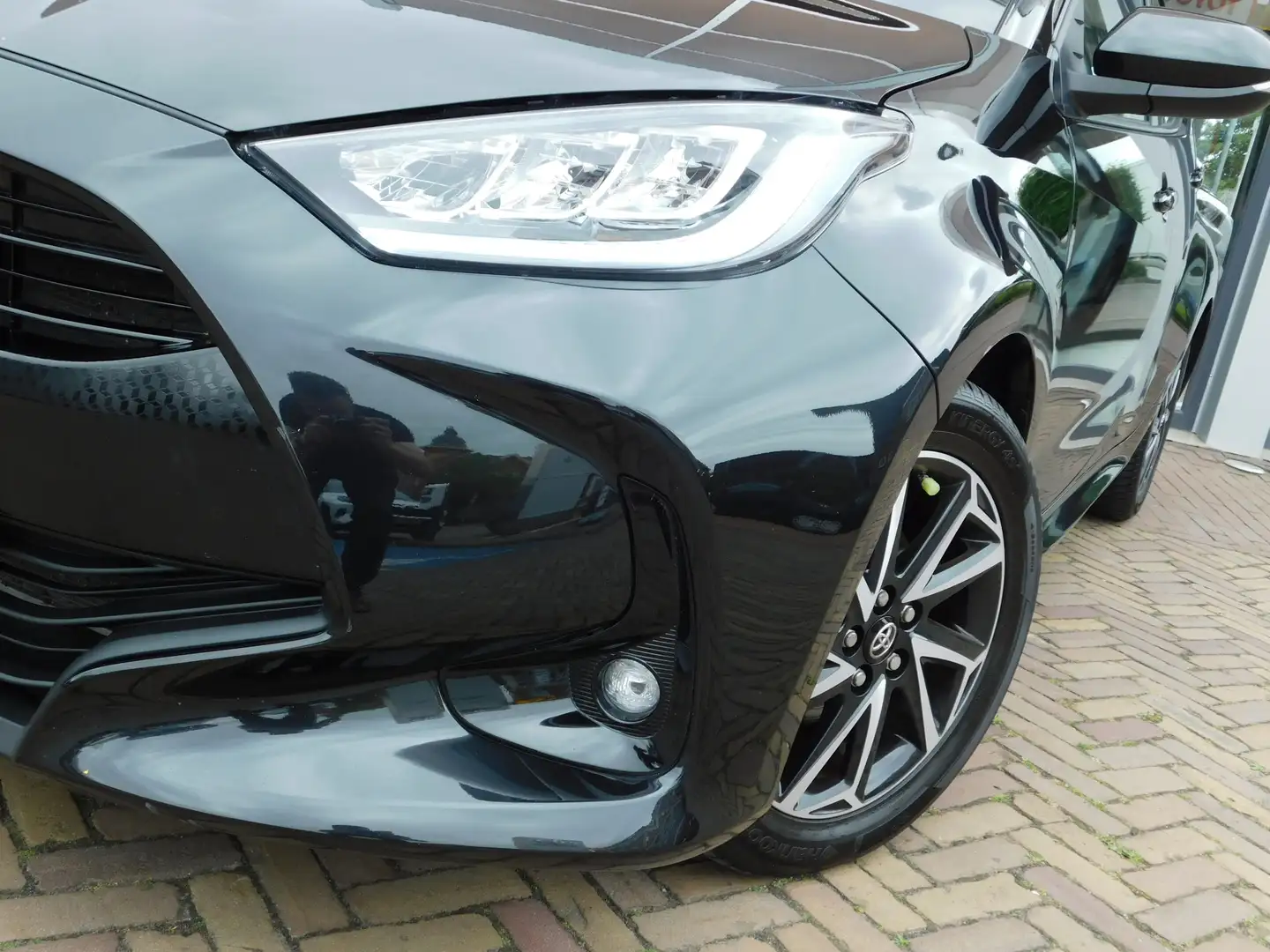 Toyota Yaris 1.5 VVT-i Dynamic | NAVI | LED Noir - 2