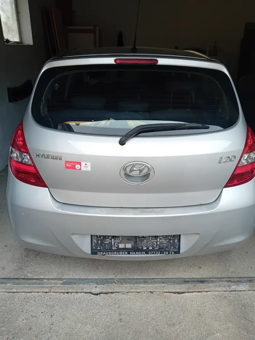 Hyundai i20 i20 1,25 Silber - 2