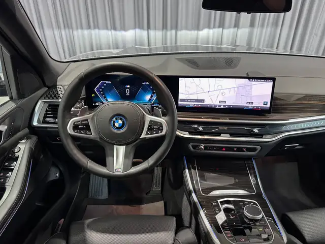 BMW X5 view 16