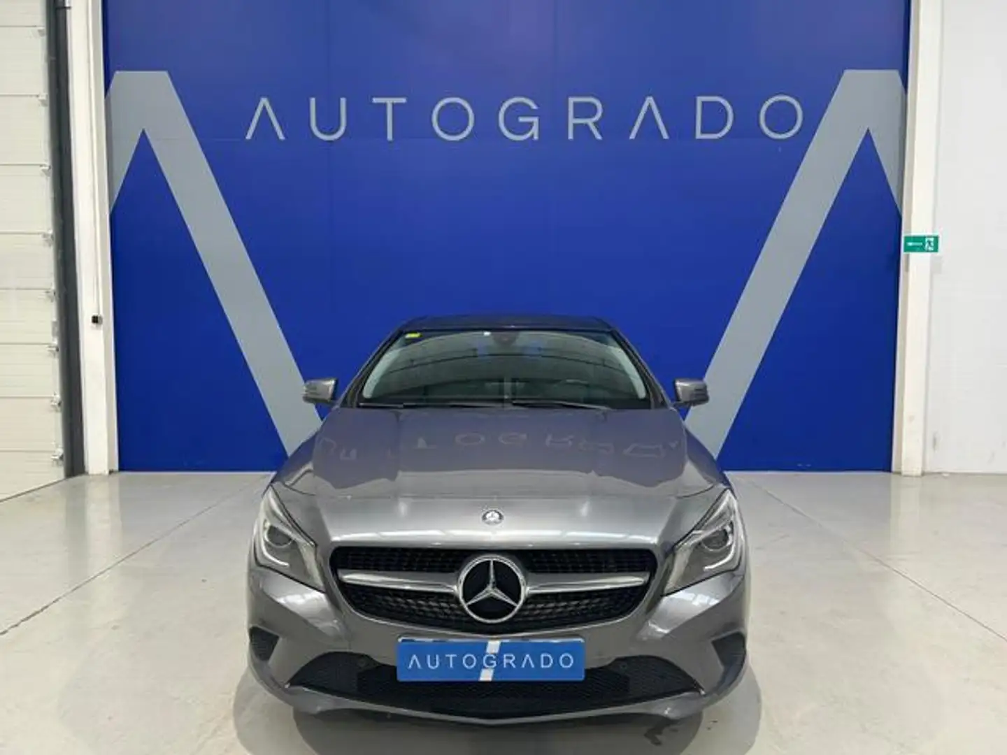 Mercedes-Benz CLA 45 AMG Shooting Brake 200d Line 4Matic 7G-DCT Gris - 2