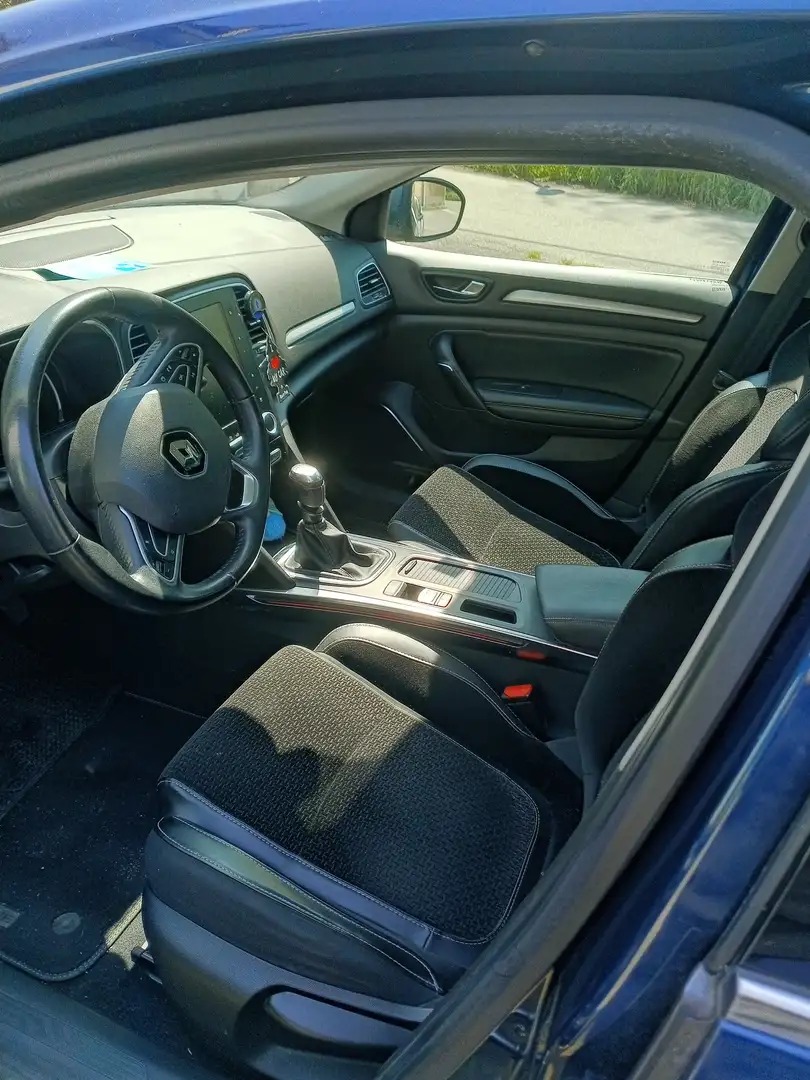 Renault Megane Megane IV 2017dci sw Energy zen 110 cv Albastru - 2