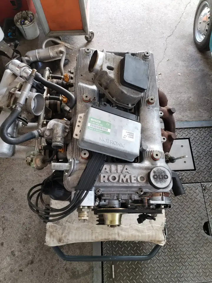 Alfa Romeo 75 1.6, foto 1