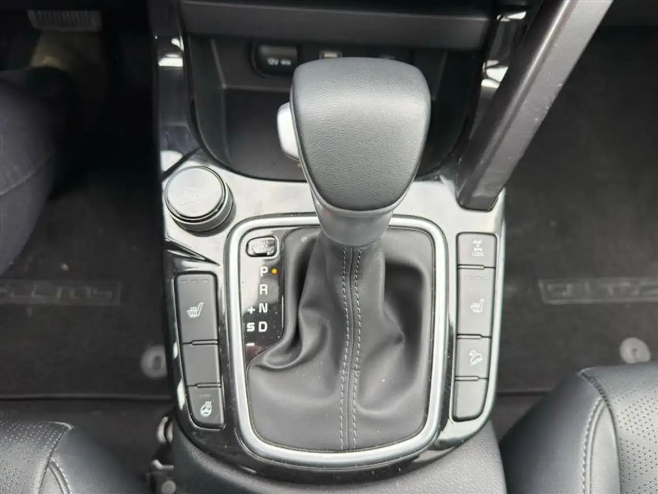 Kia Seltos снимка Kia Seltos