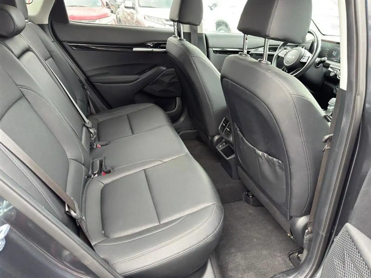 Kia Seltos снимка Kia Seltos