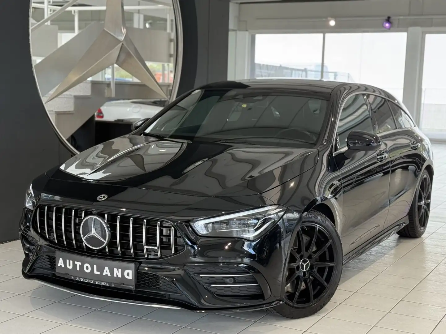 Mercedes-Benz CLA 35 AMG 4Matic Panoramadach Schwarz - 1