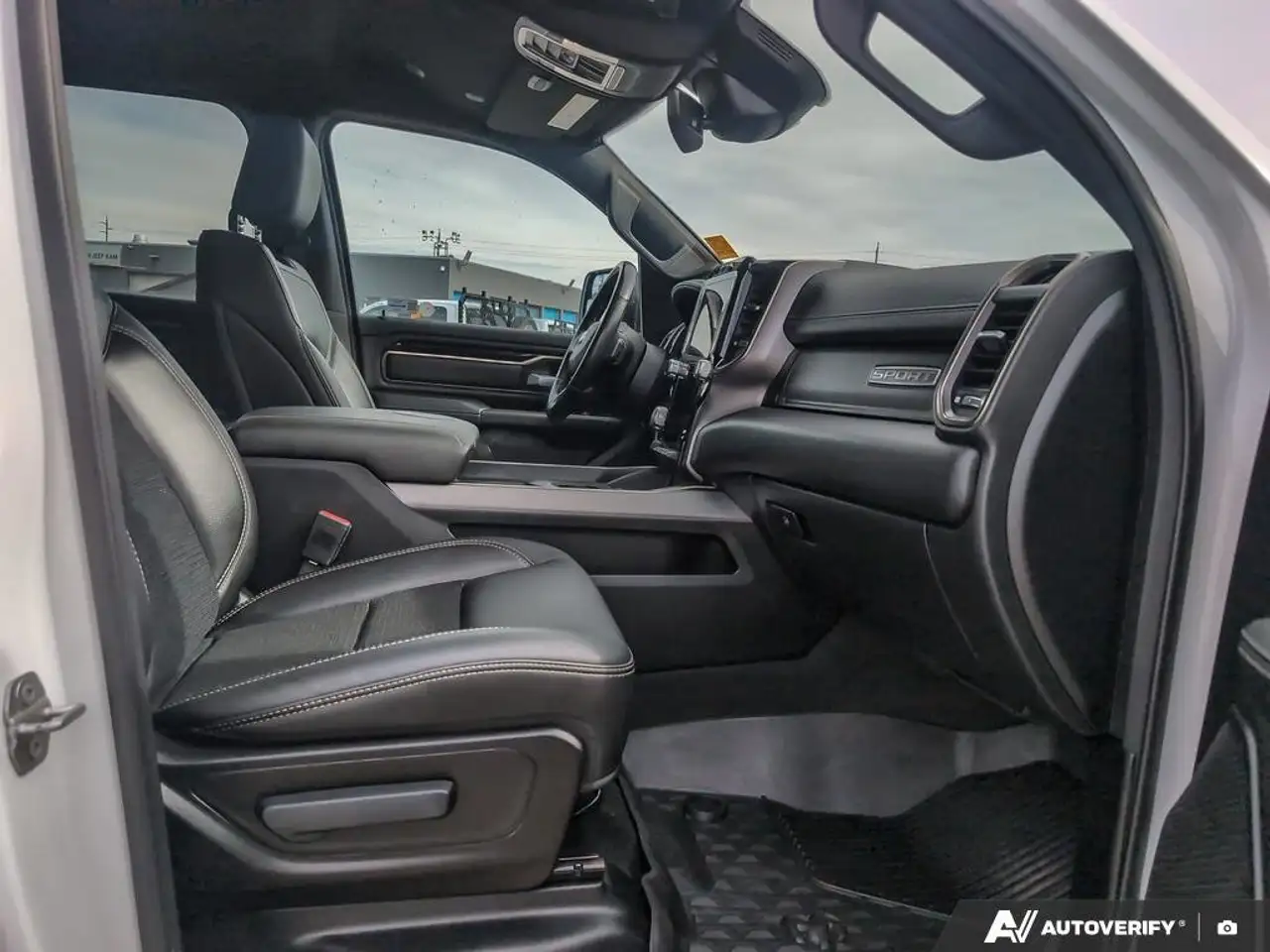 RAM 1500 снимка RAM 1500