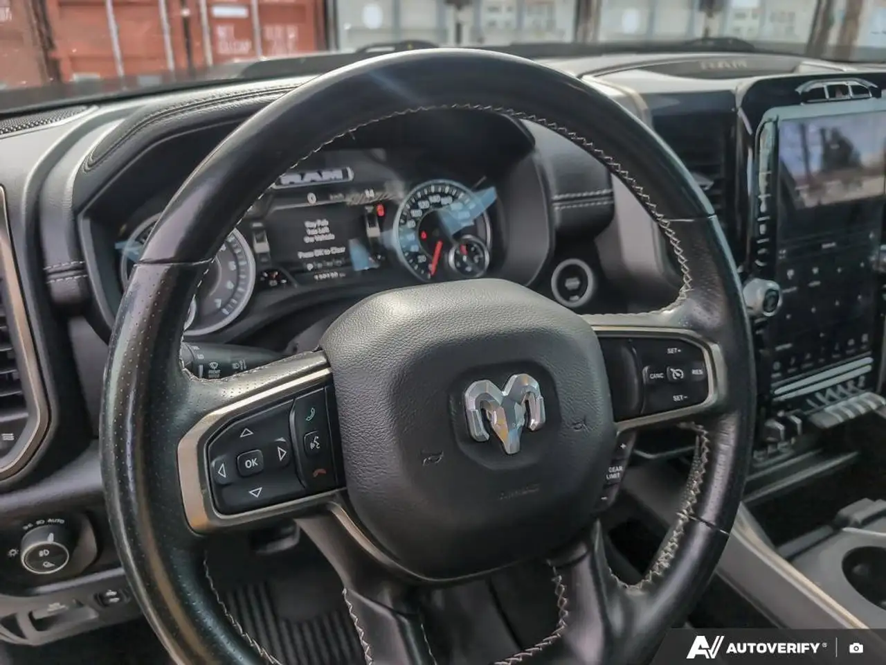 RAM 1500 снимка RAM 1500