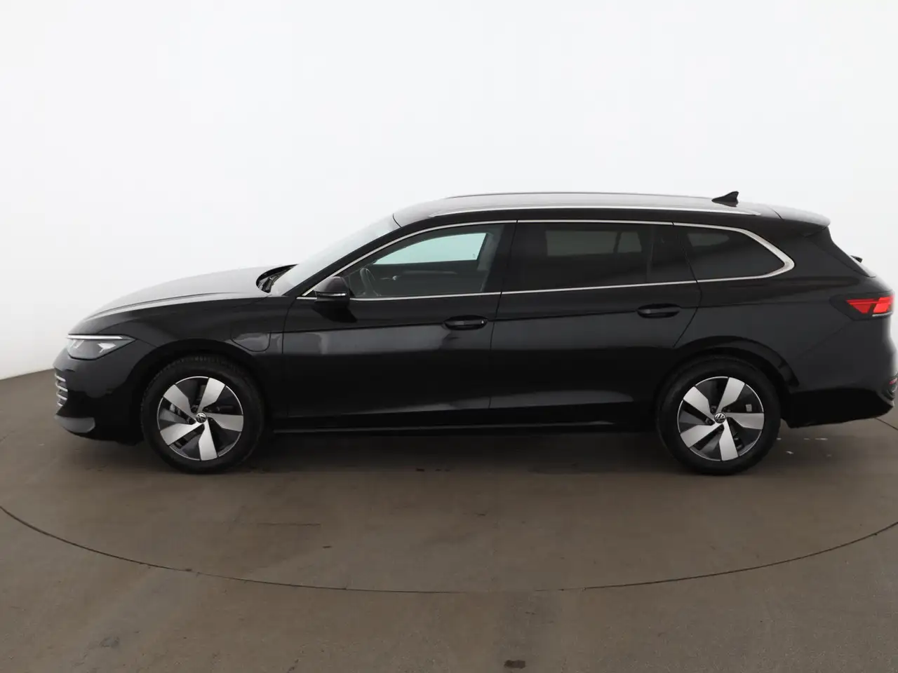 Volkswagen Passat Variant 1.5 TSI e Business Aut LED AHK NAV 6