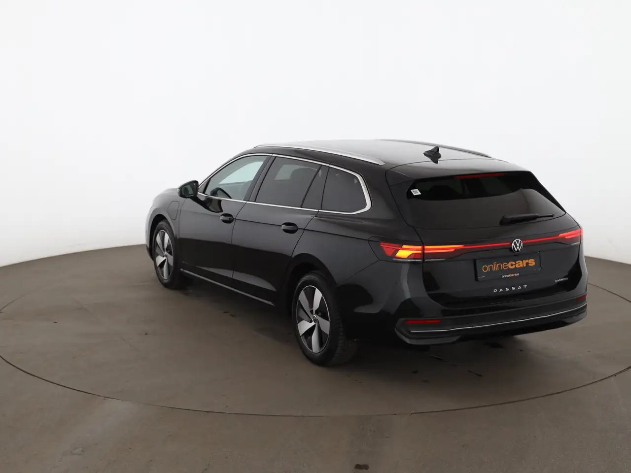 Volkswagen Passat Variant 1.5 TSI e Business Aut LED AHK NAV 7