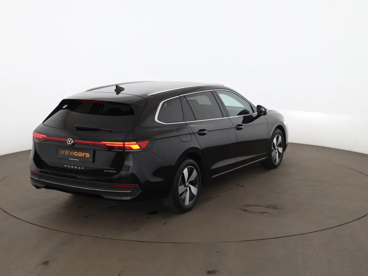 Volkswagen Passat Variant 1.5 TSI e Business Aut LED AHK NAV 3