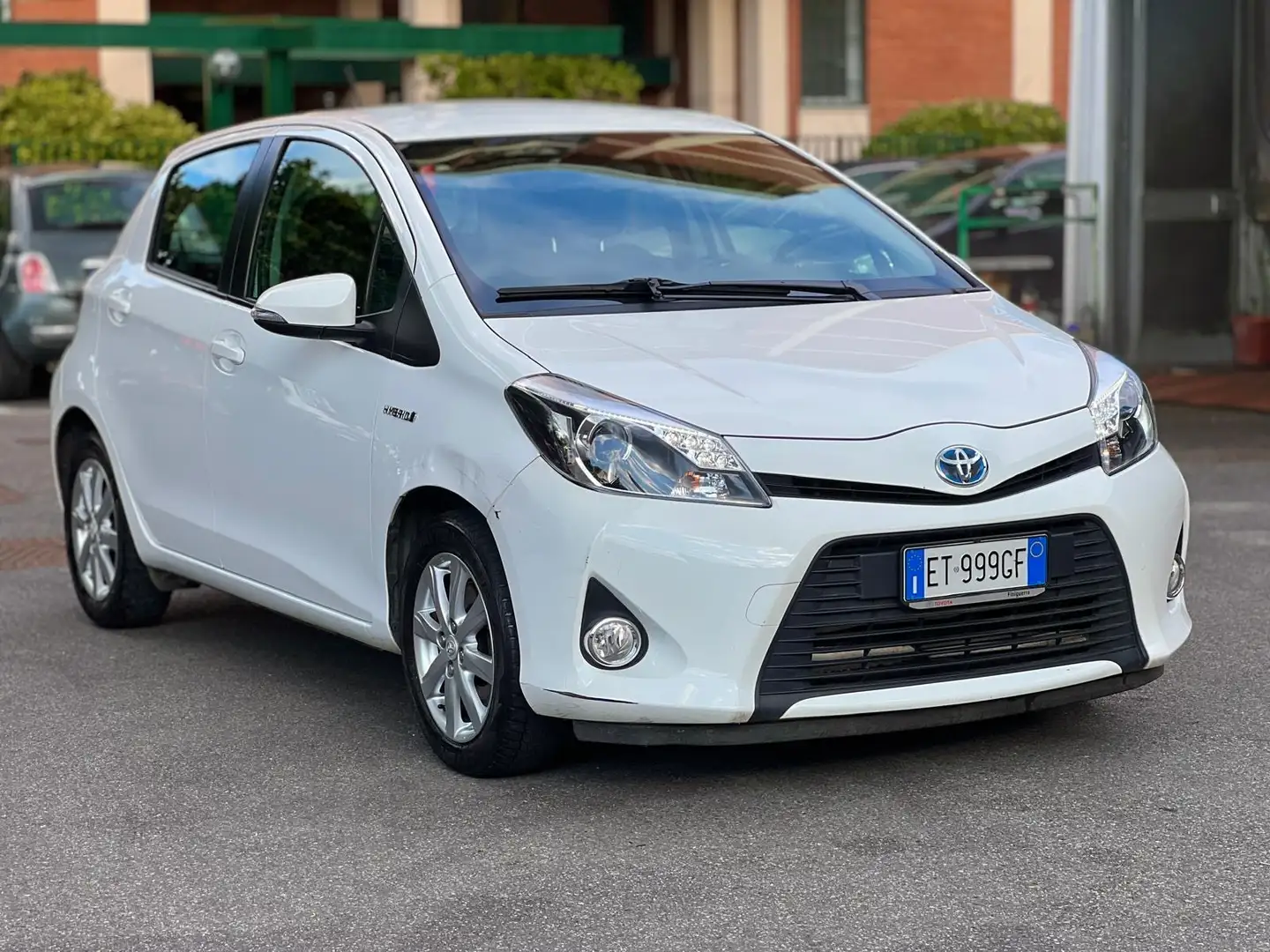 Toyota Yaris 5p 1.5h Lounge+ - 2