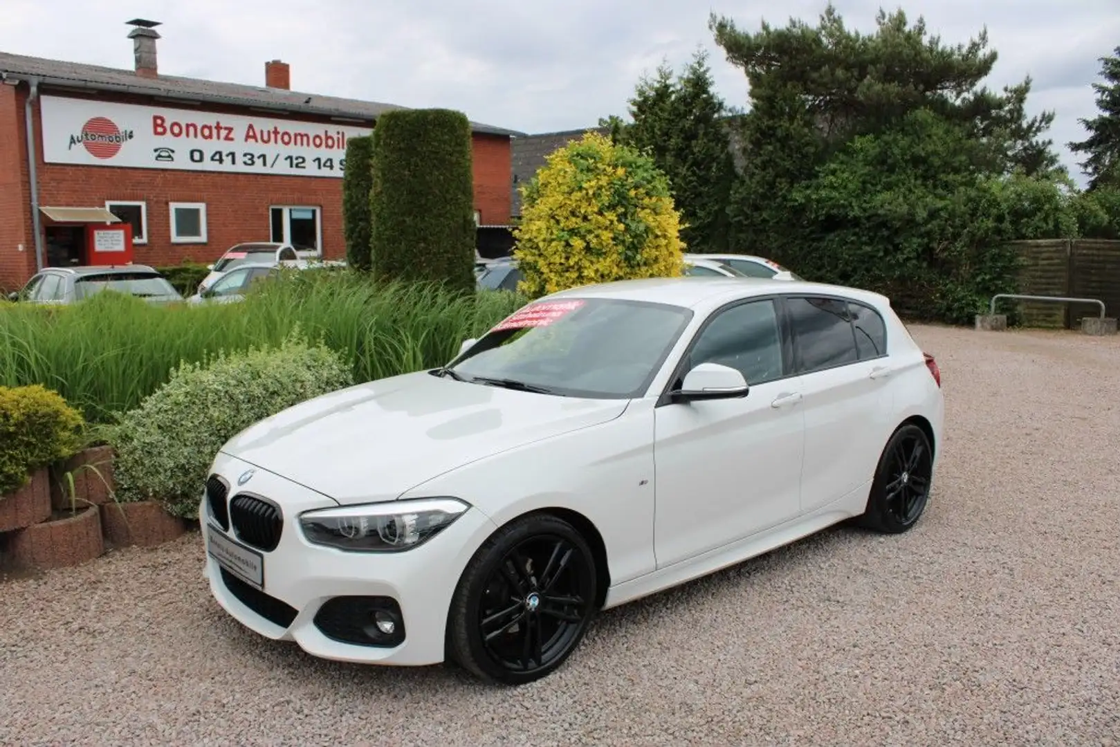 BMW 118 118i Aut. M Sport Shadow *Navi, Leder,SHZ,PDC* Wit - 1