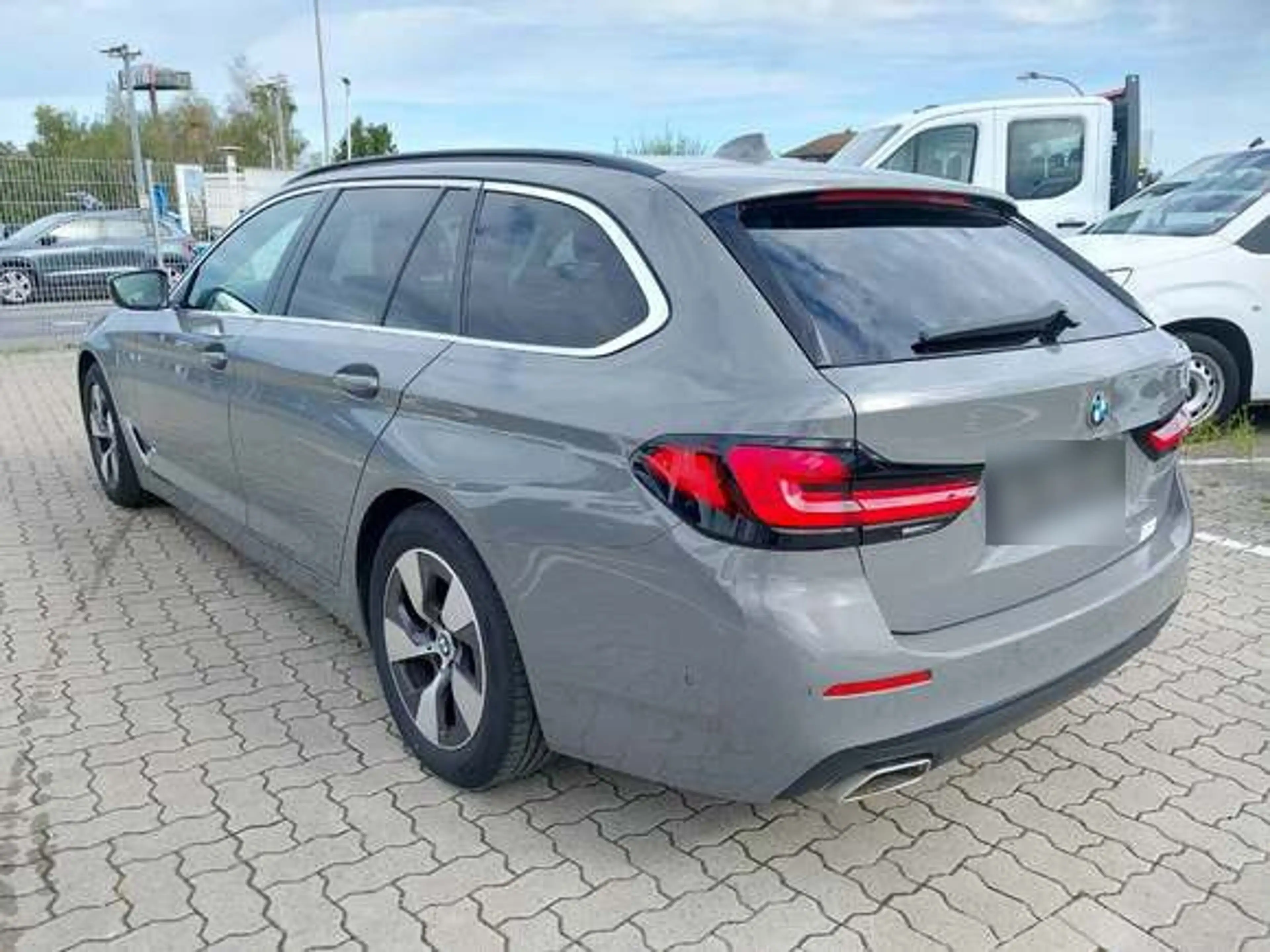 BMW 520 520DA KLIMAAUT LED RADIO TEMPO MFL SHZ KAMERA Leder Navi RFK — photo 5