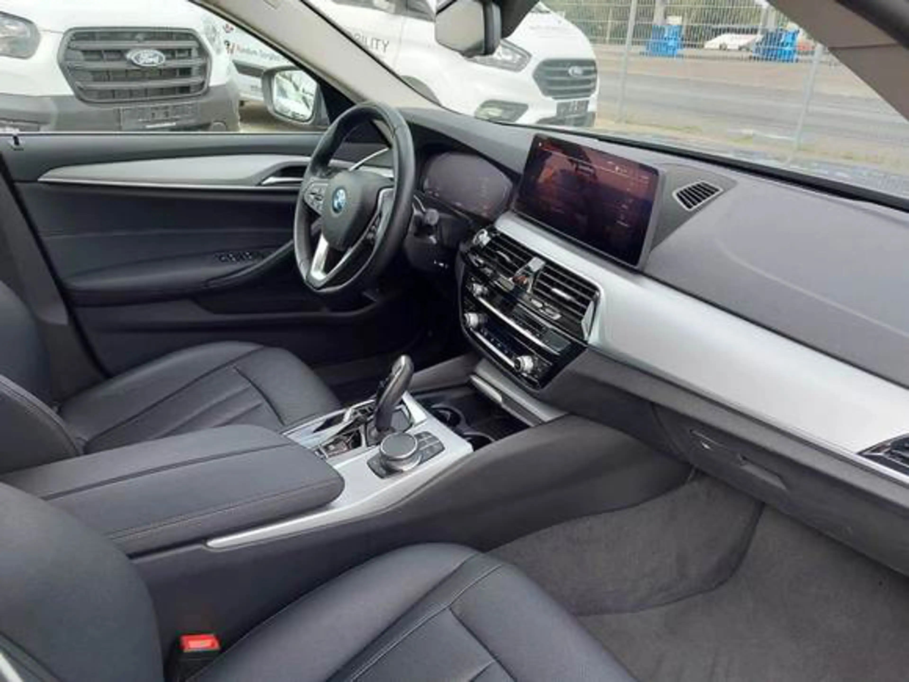 BMW 520 520DA KLIMAAUT LED RADIO TEMPO MFL SHZ KAMERA Leder Navi RFK — photo 8