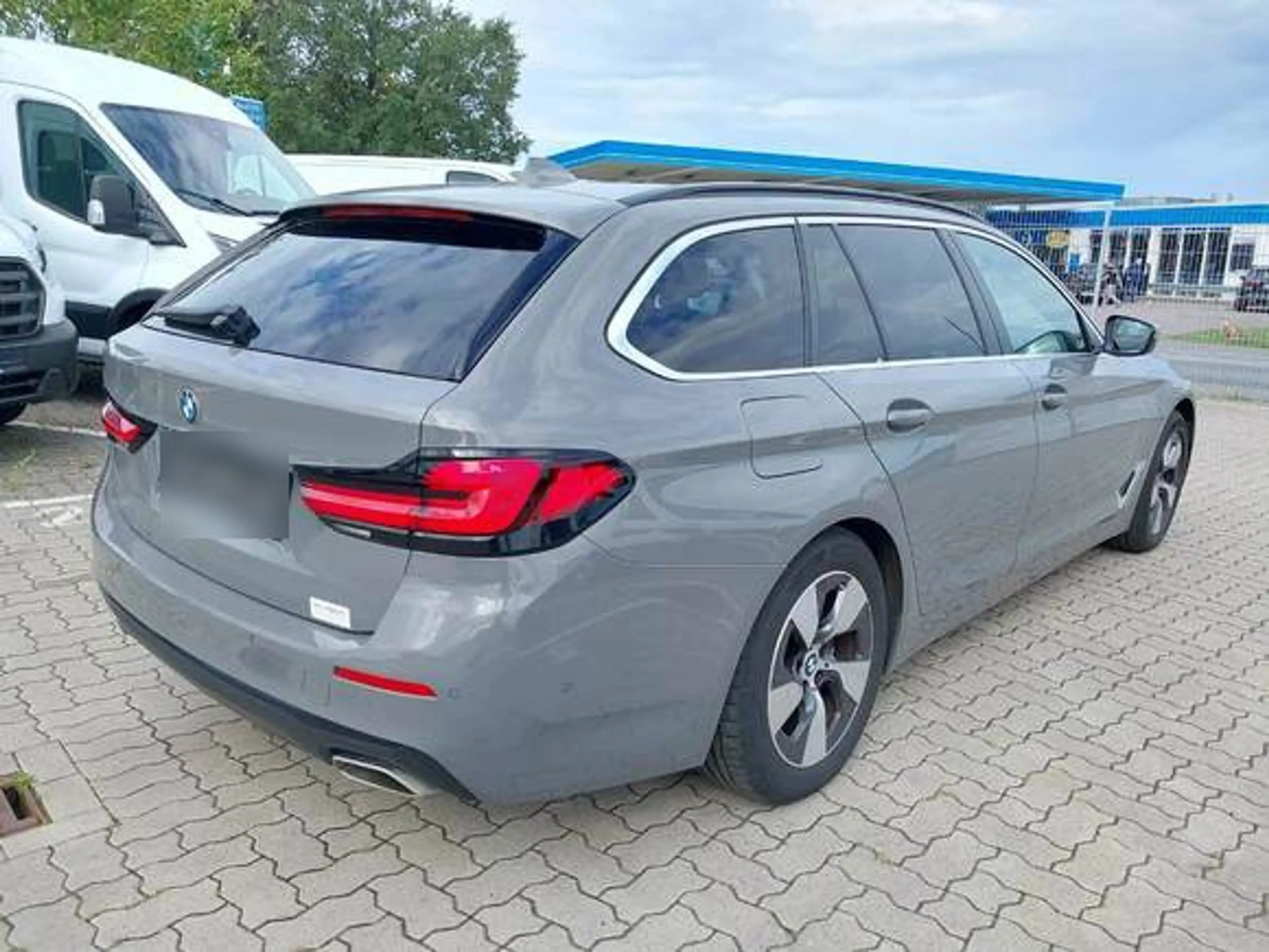 BMW 520 520DA KLIMAAUT LED RADIO TEMPO MFL SHZ KAMERA Leder Navi RFK — photo 6