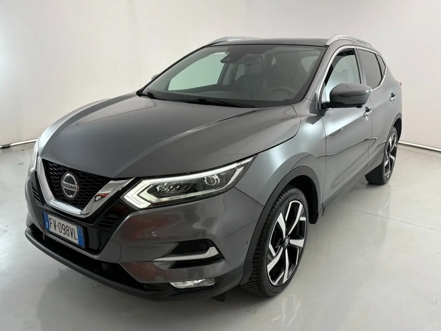 Nissan Qashqai 1.6 dCi Tekna+ Silber - 1