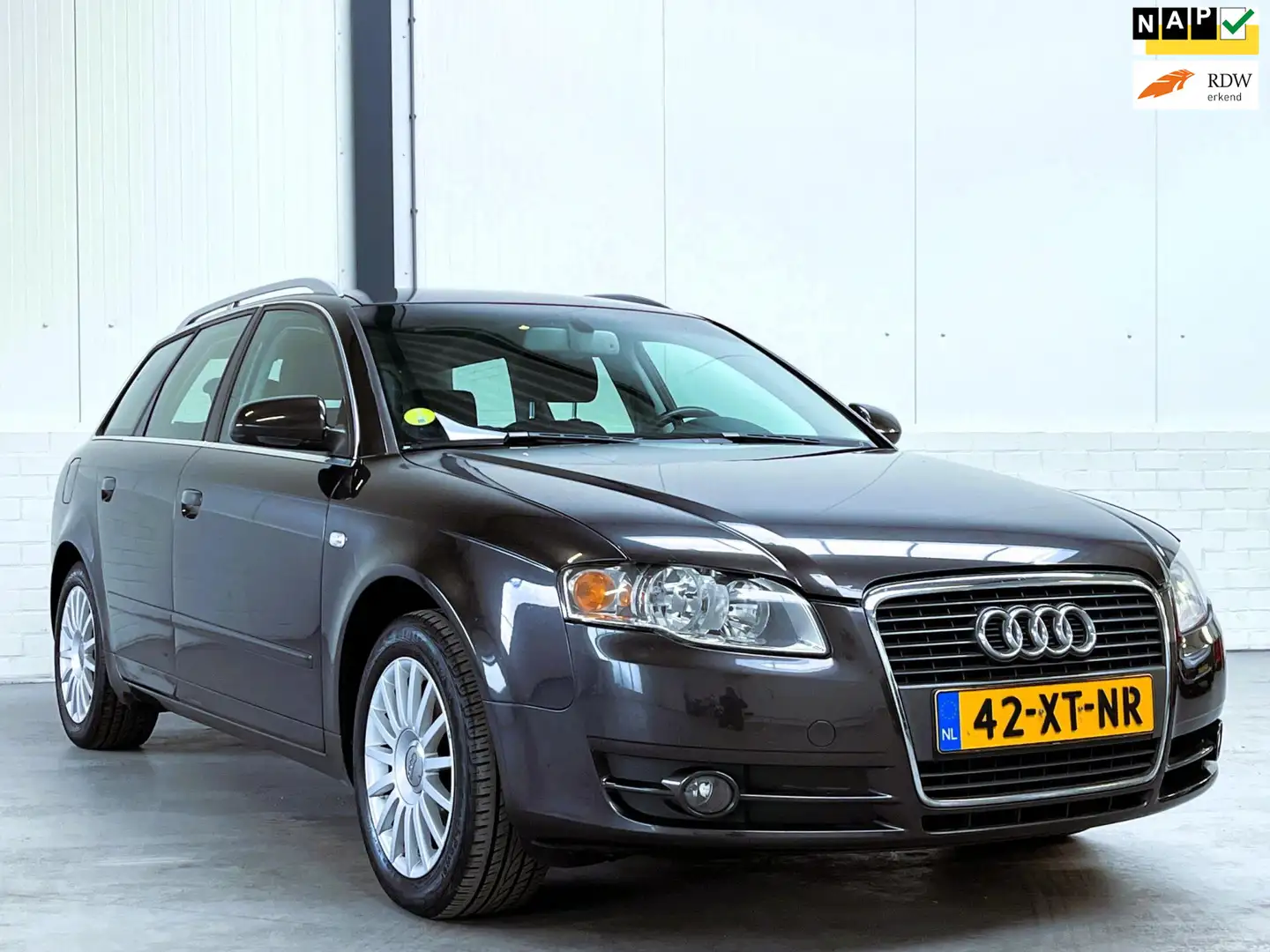 Audi A4 Avant 2.0 Advance 2e Eigenaar Gris - 1