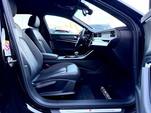 Audi A6 view 12