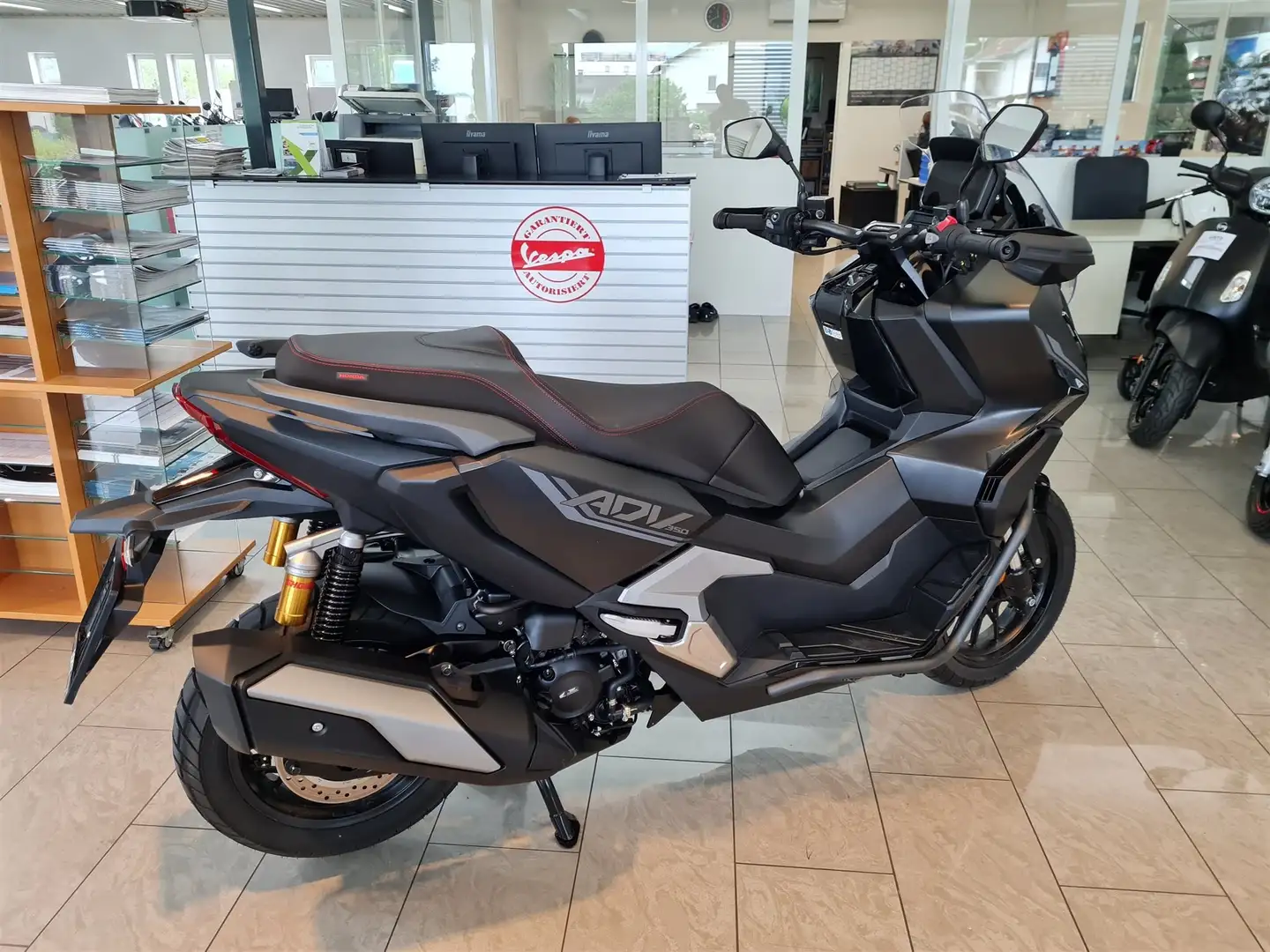 Honda ADV 350 Czarny - 2