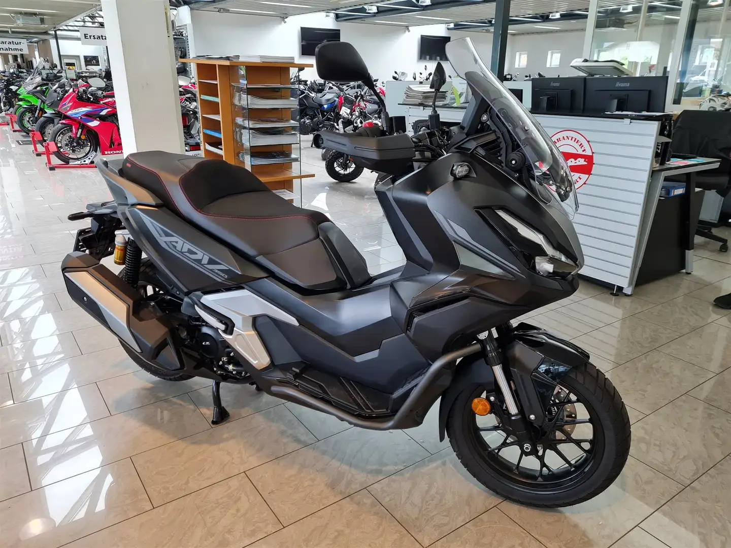 Honda ADV 350 Czarny - 1