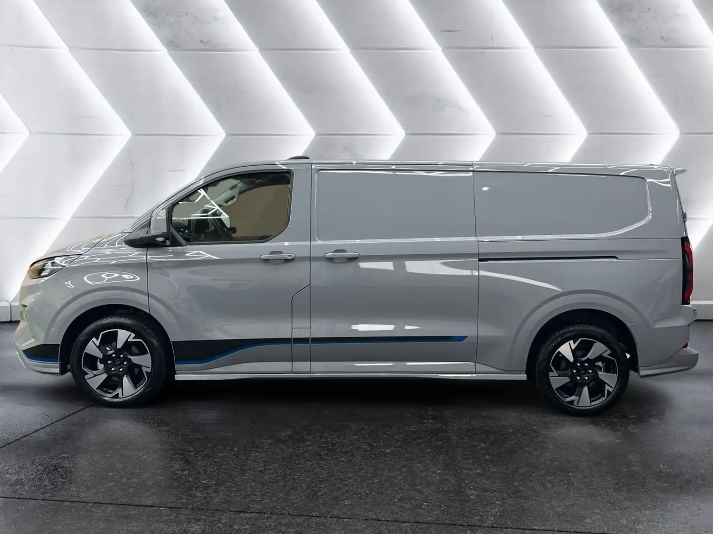 Ford Transit Custom L2 Sport | Allrad | Automatik | sofort verfügbar Grau - 2