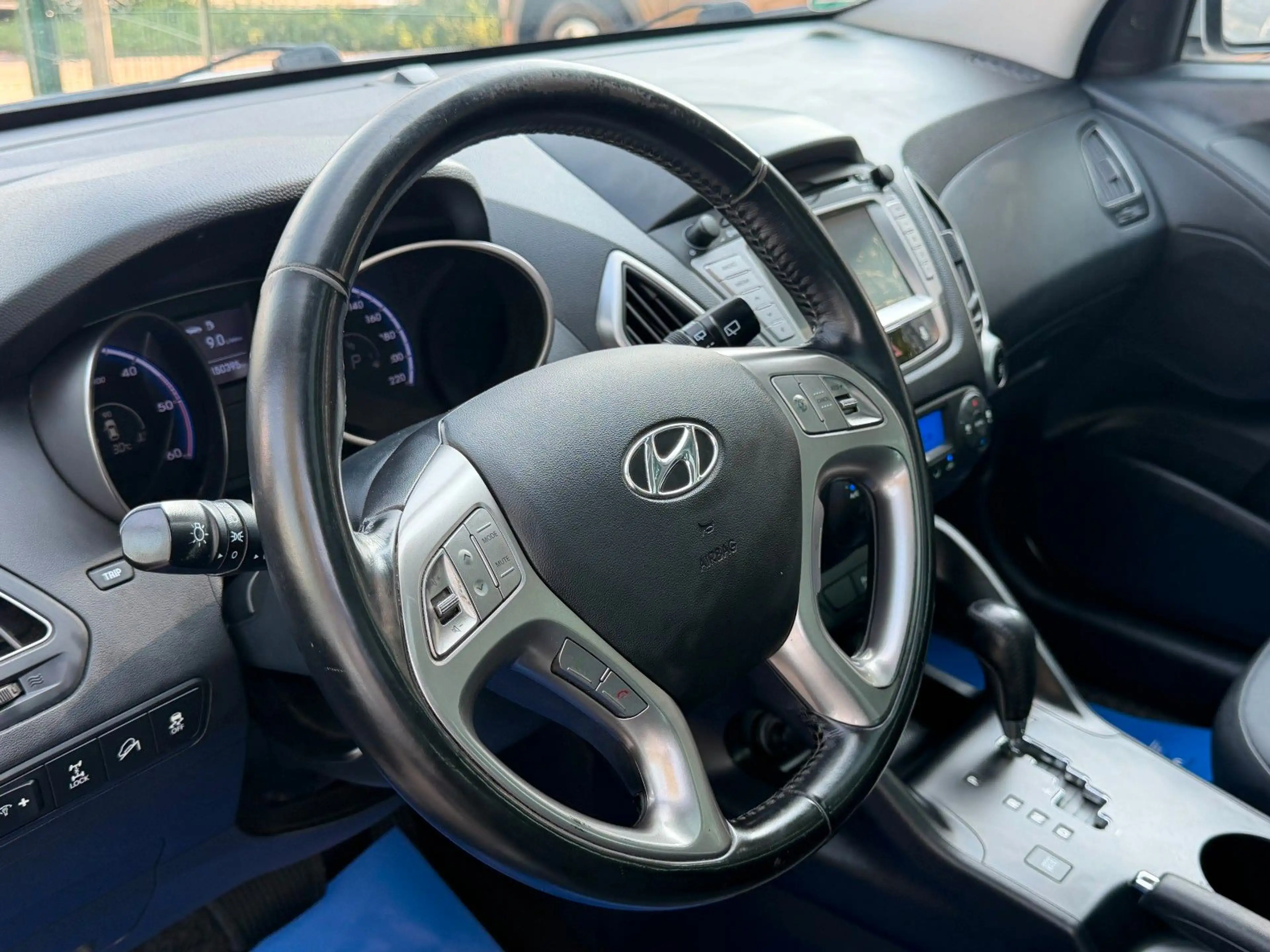Hyundai iX35 Style*2.HD*Aut*Pano*Leder*4x4*PDC*TÜV NEU — photo 13