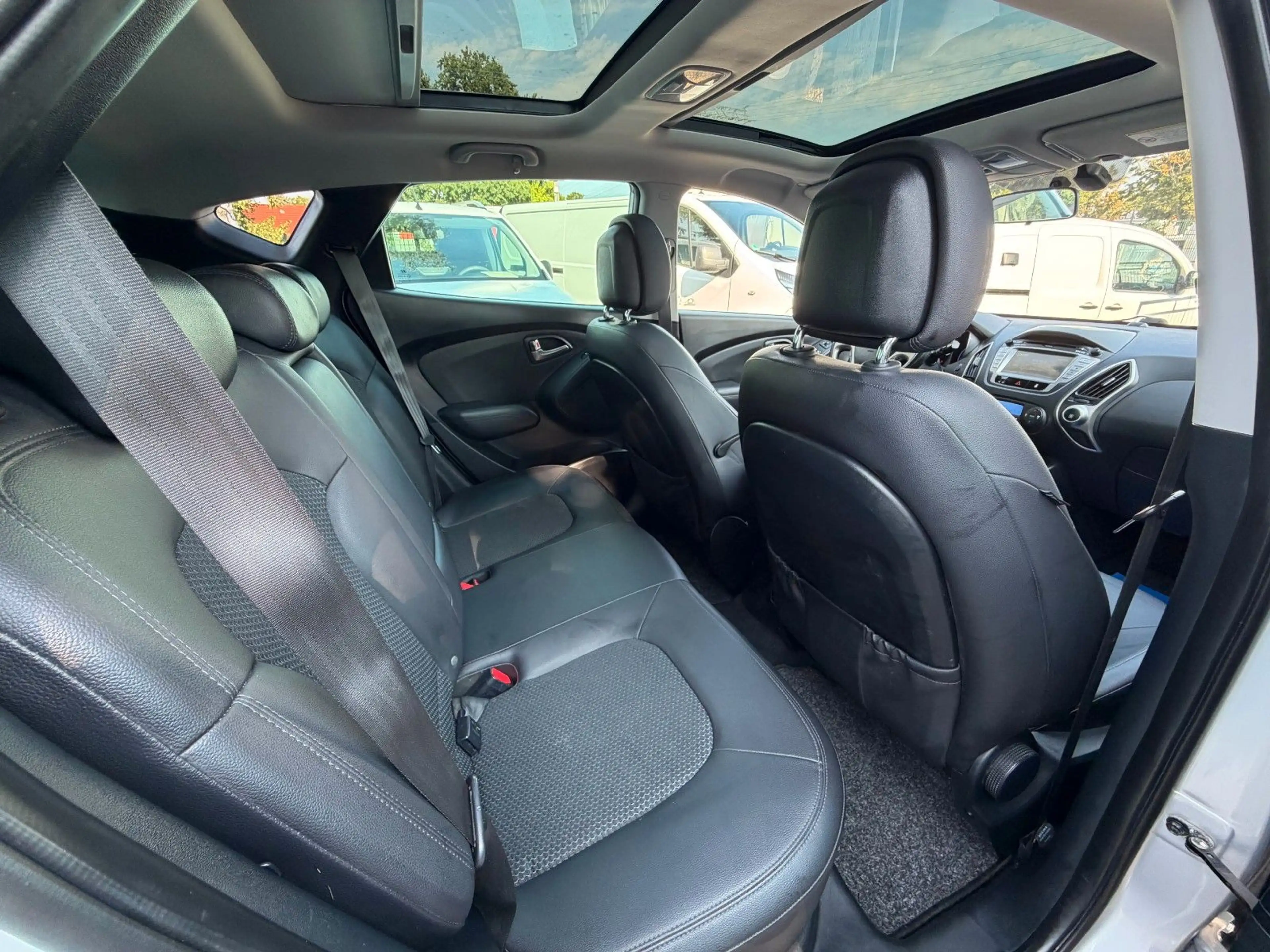 Hyundai iX35 Style*2.HD*Aut*Pano*Leder*4x4*PDC*TÜV NEU — photo 12