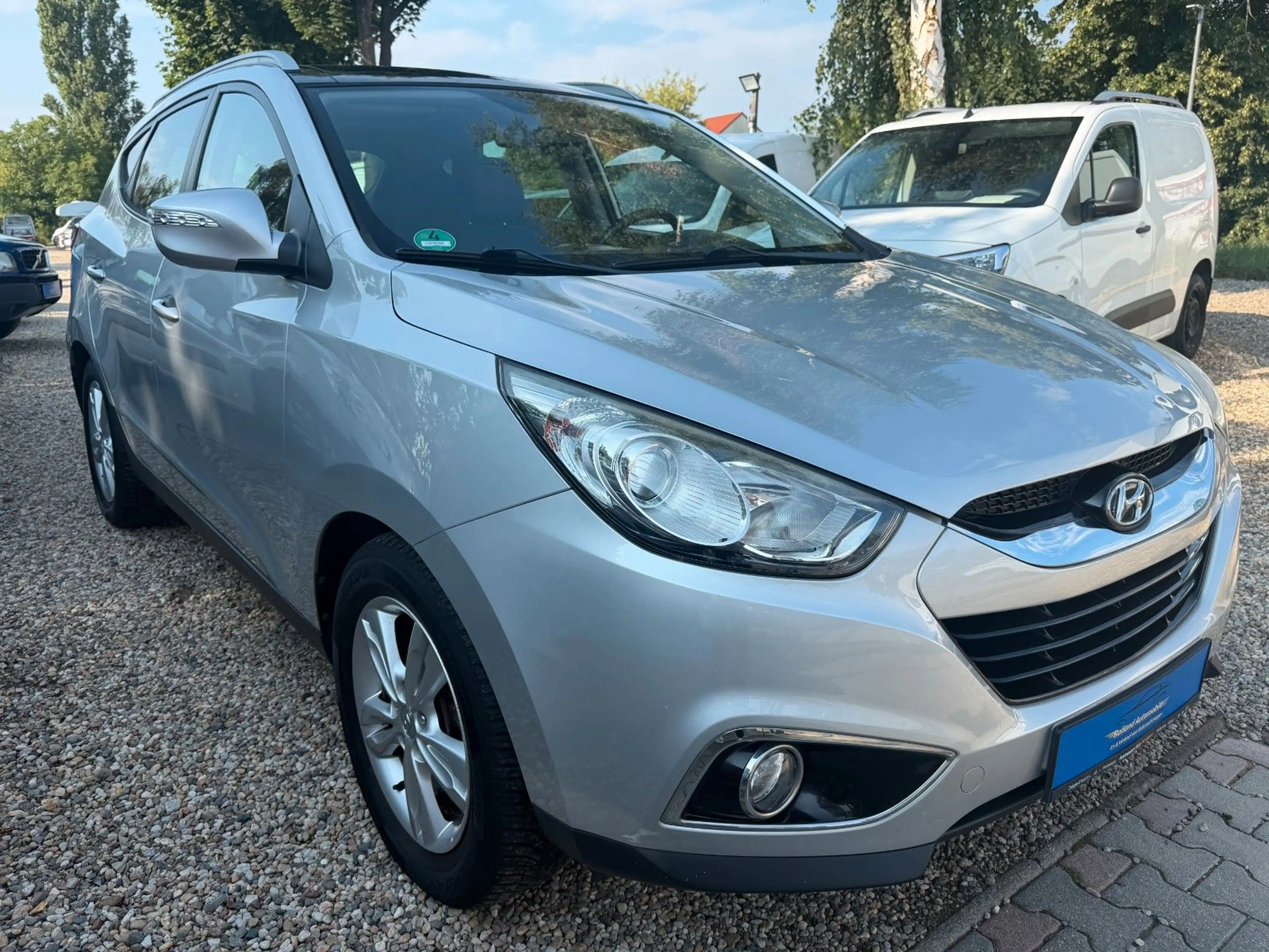 Hyundai iX35 Style*2.HD*Aut*Pano*Leder*4x4*PDC*TÜV NEU — photo 2