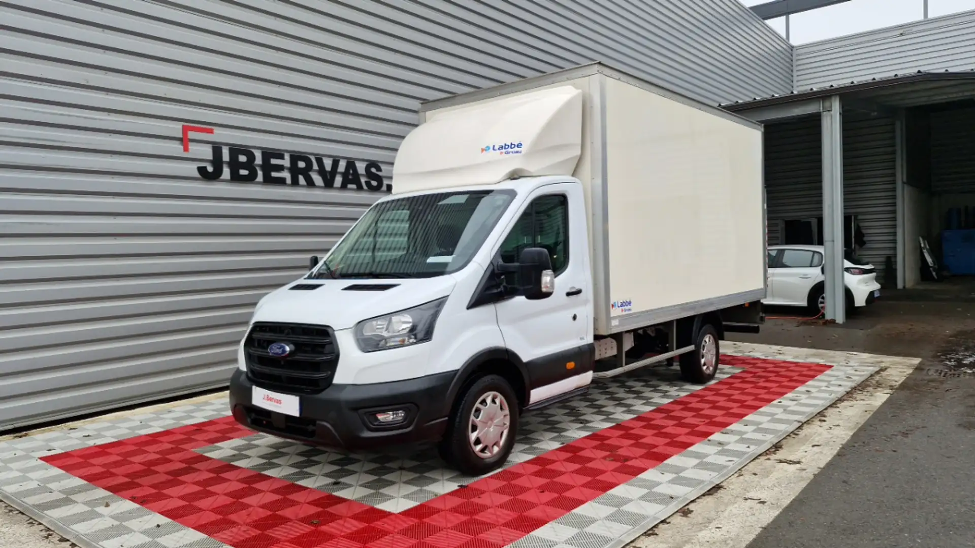 Ford Transit 2.0 ECOBLUE 130 TREND BUSINESS CAISSE 20m3 + HAYON Blanc - 1