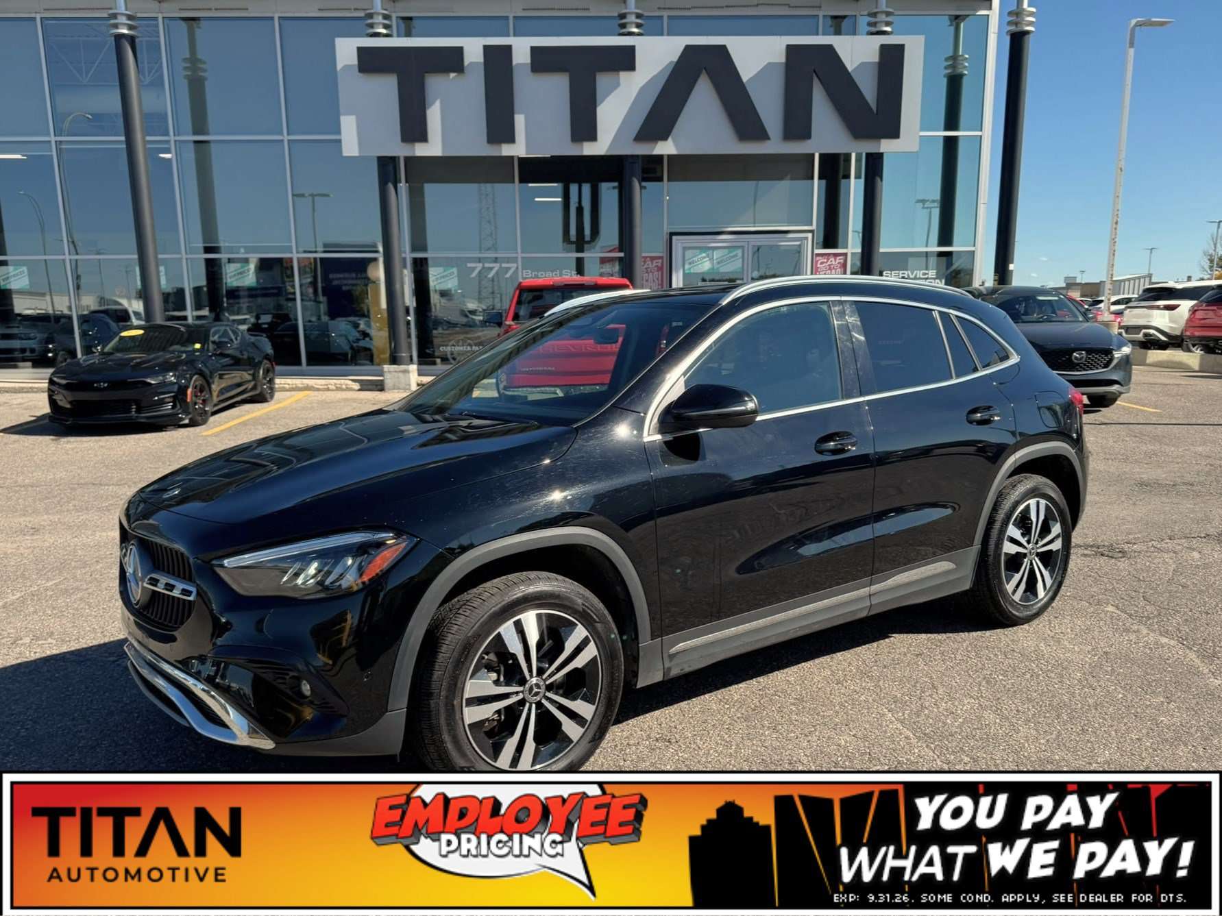 2026 Mercedes-Benz GLA 250 4MATIC*Htd Leather | Nav | Dual Sunroof | Park Assist | CarPlay | Blind Spot Detect | Roof Rails