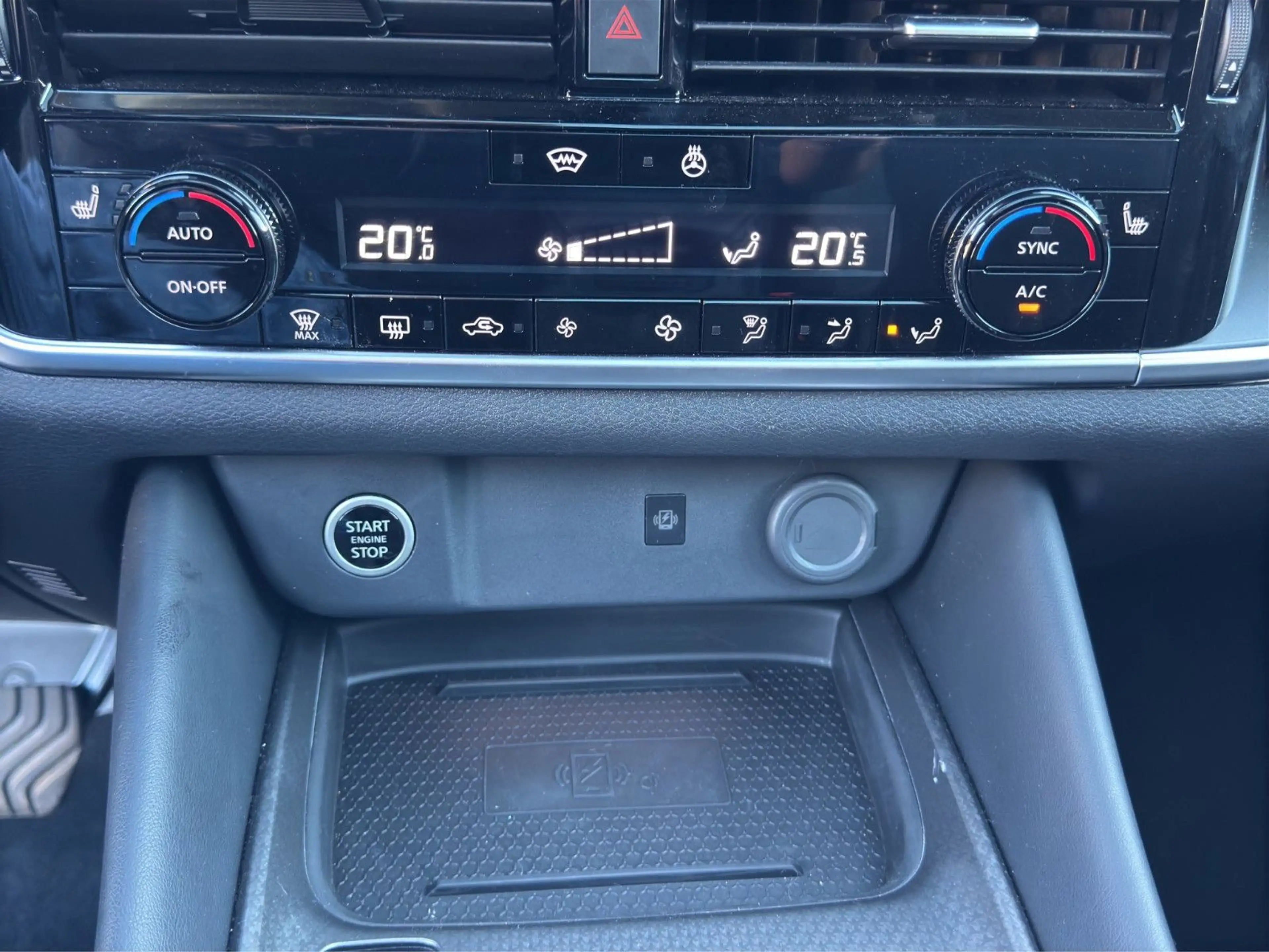 Nissan Qashqai 1.3DIG-T MHEV X-Tronic N-Connecta — photo 8