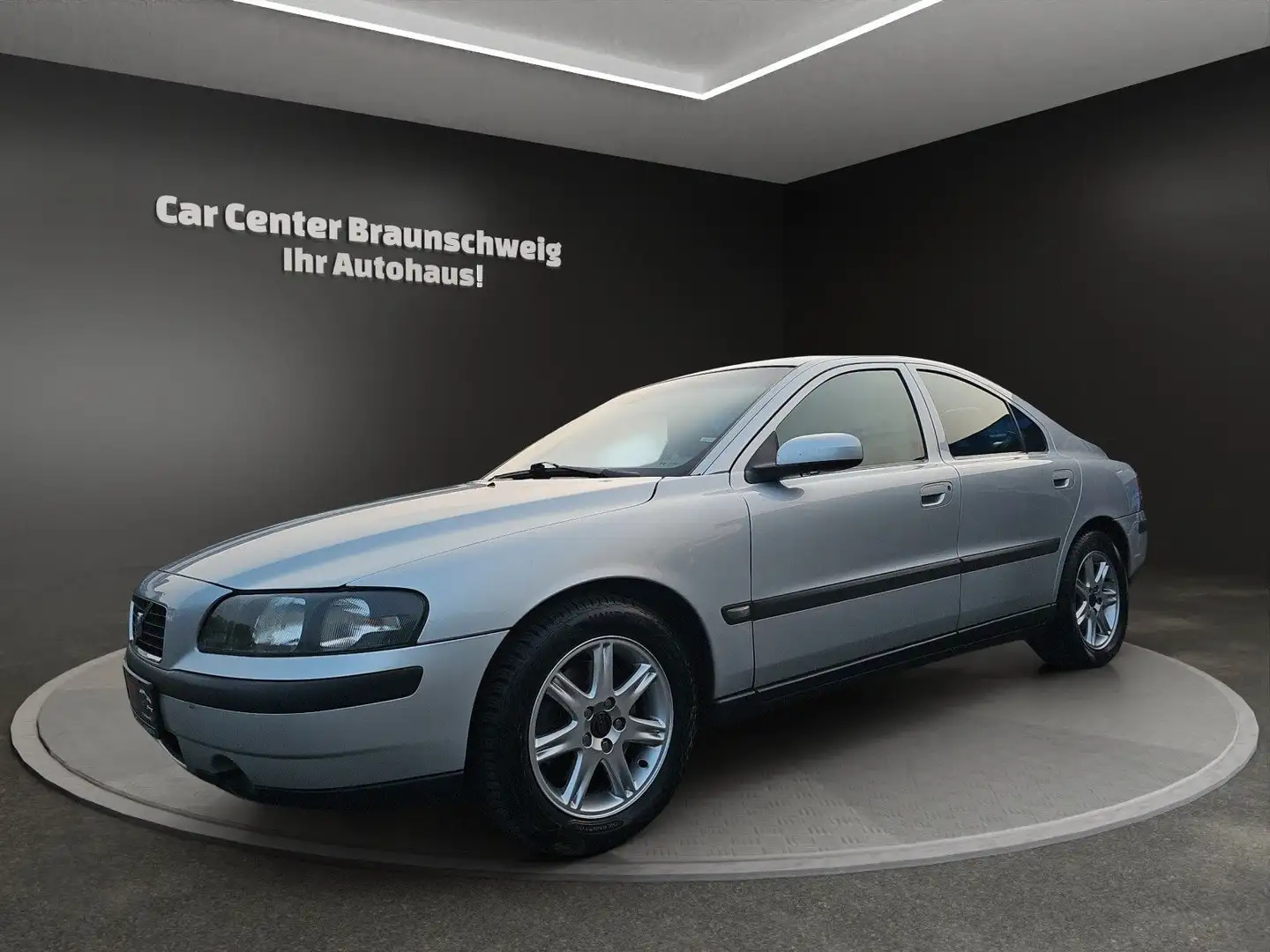 Volvo S60 2.4 Comfort Automatik Argent - 1