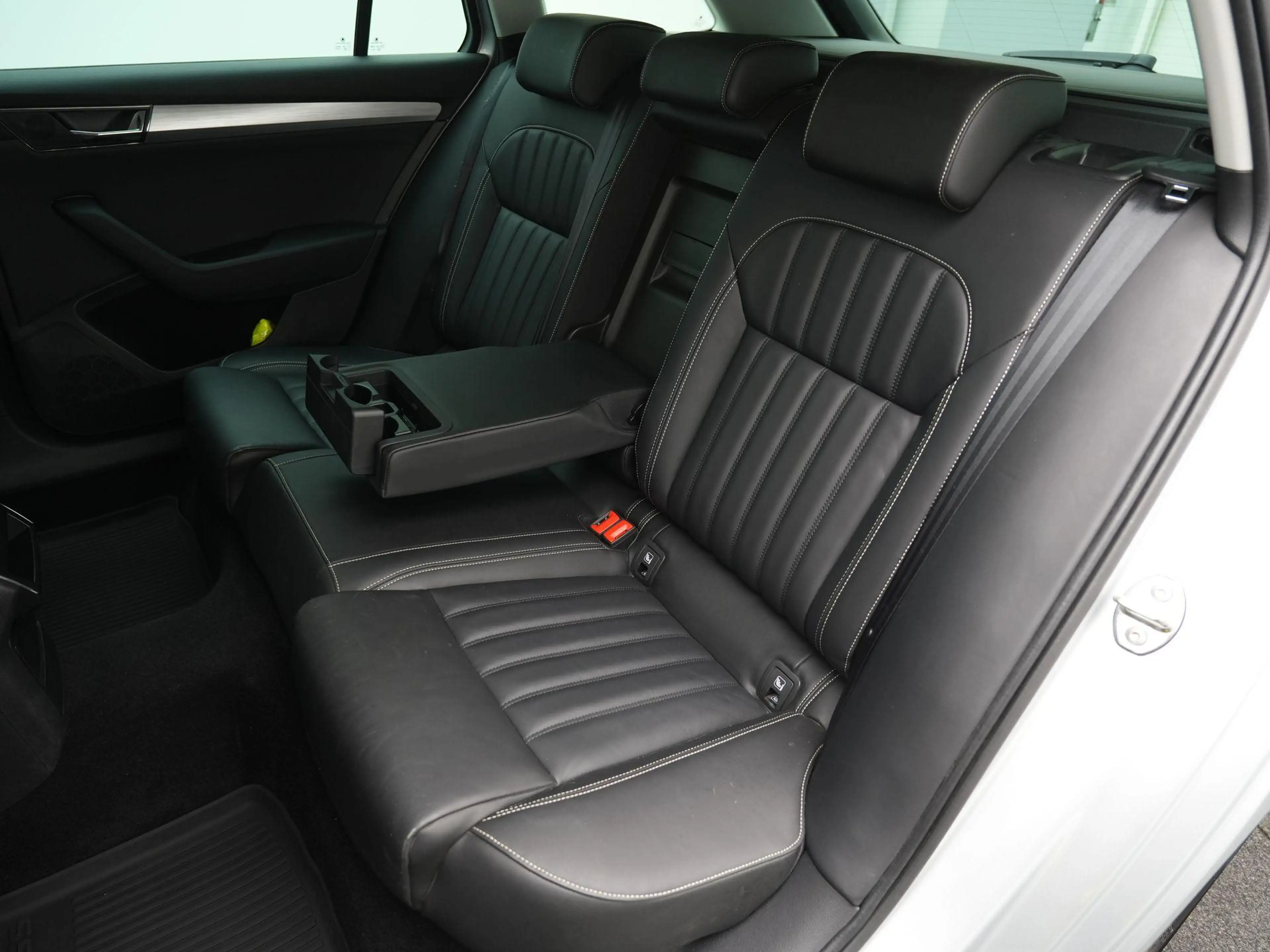 Skoda Superb Combi 1.4 TSI 218pk iV Business Edition Plus | Ach — photo 9