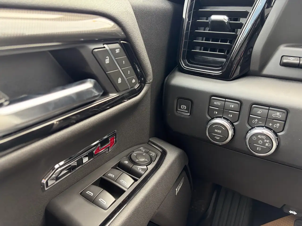 GMC Sierra 1500 photo GMC Sierra 1500