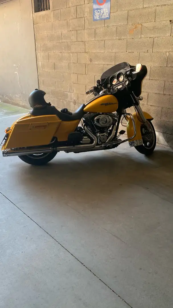 Harley-Davidson Street Glide FLHX Giallo - 2