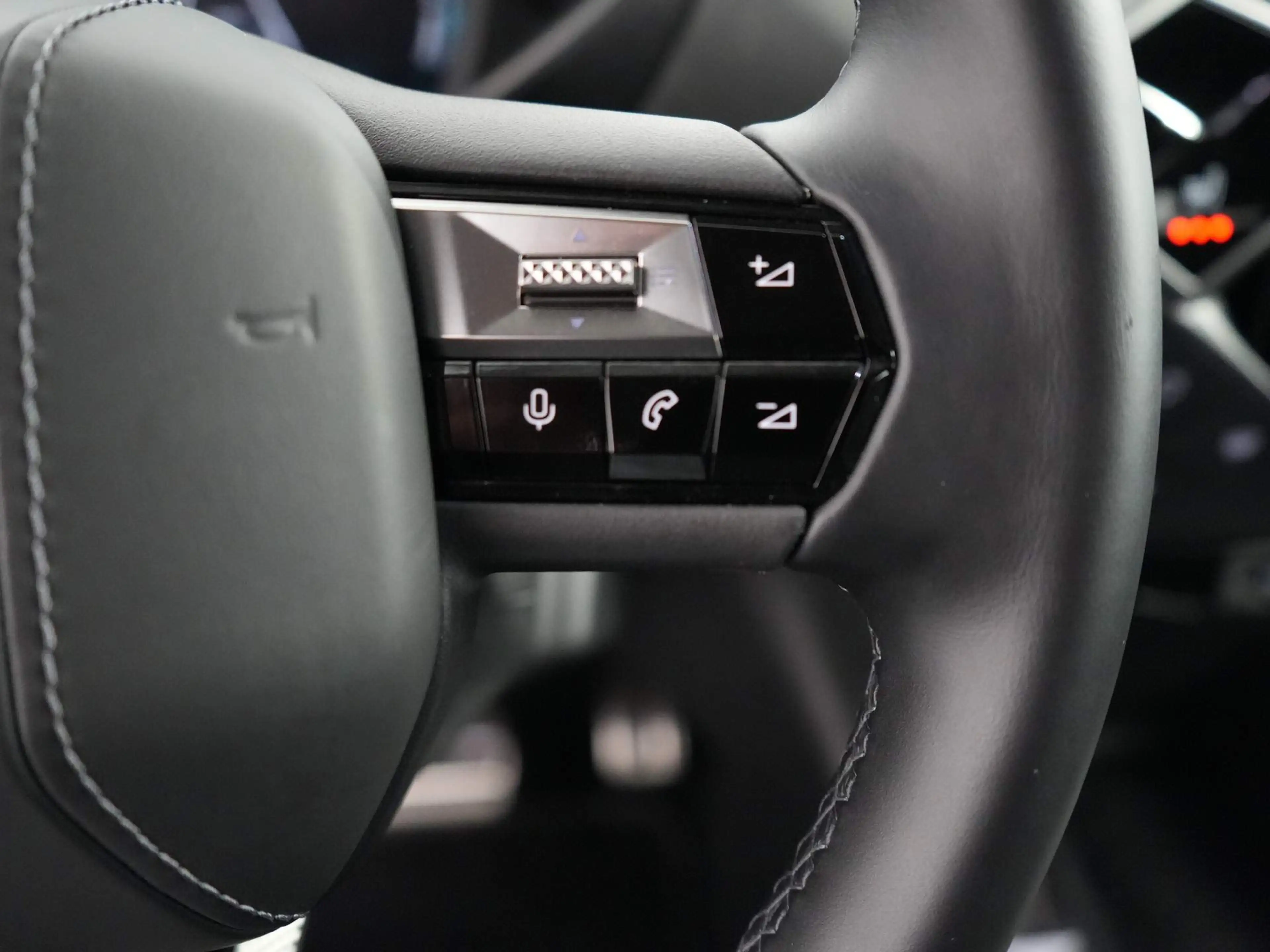 DS Automobiles DS 3 E-Tense Opéra 54 kWh | Apple Carplay/Android Auto — photo 18