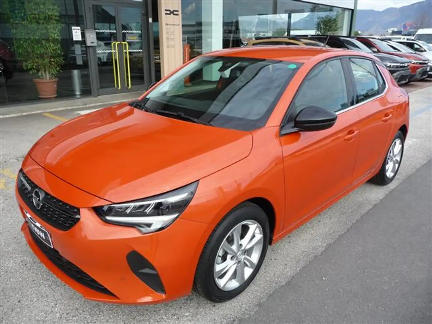 Opel Corsa 5 Porte 1.2 75cv Elegance S&S Portocaliu - 1