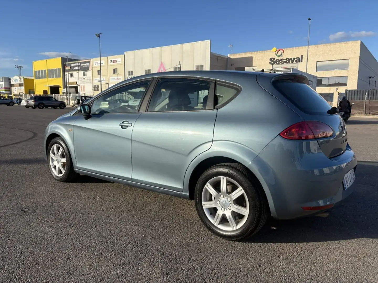 SEAT Leon 1.9TDI Reference Gris - 2