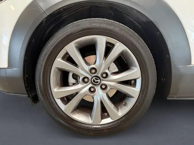 Mazda CX-30 view 9