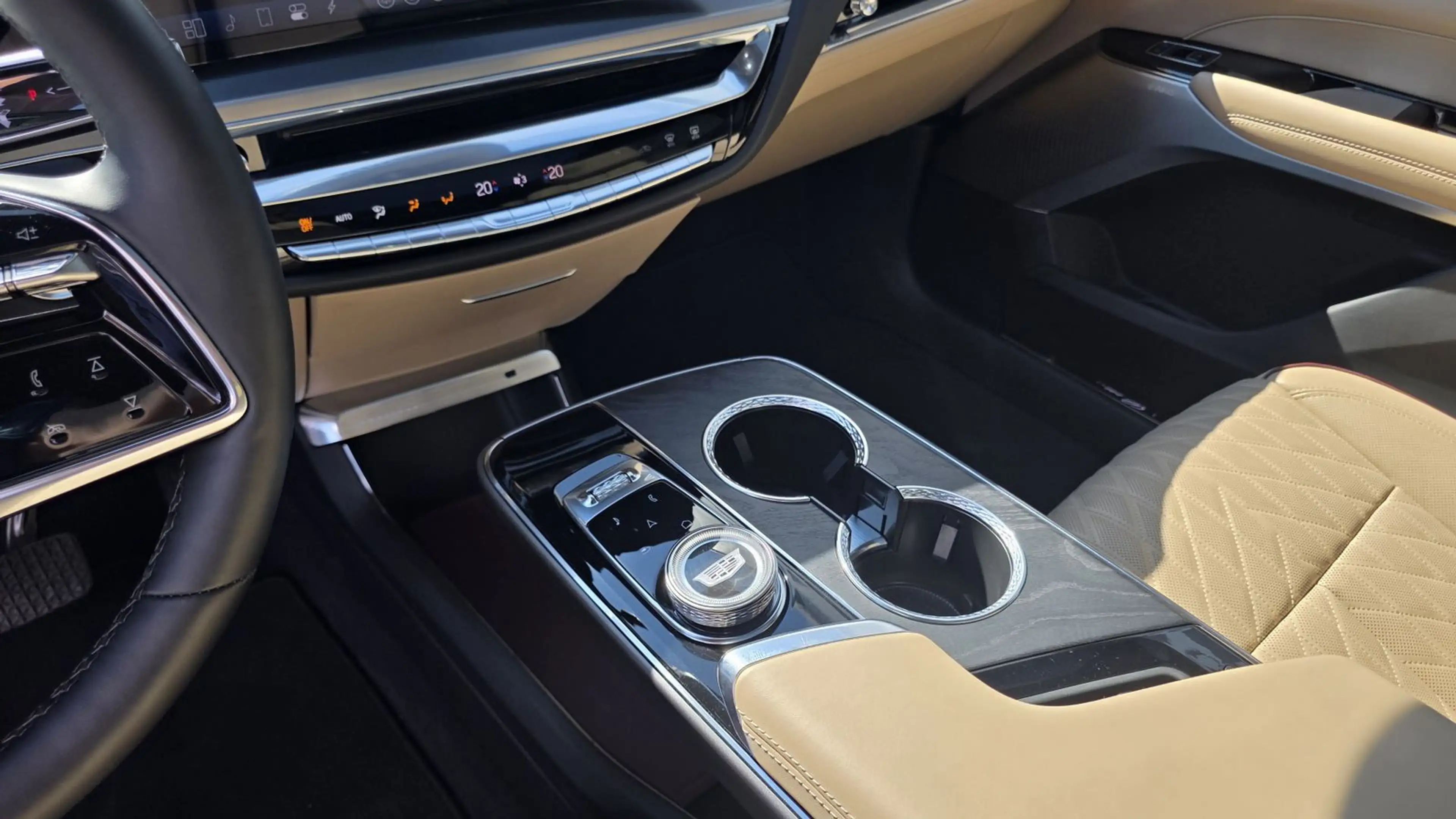 Cadillac Lyriq Sport 600e AWD Vollausstattung Panoramadac — photo 10